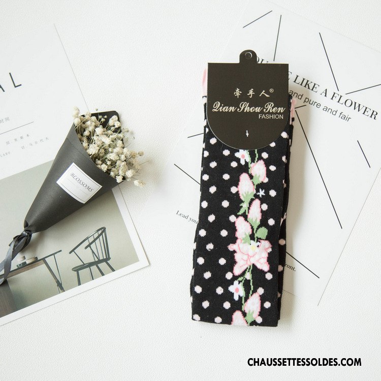 Chaussettes Longues Femme Printemps Mode Nouvelles Arrivées Personnalité Fraise Long Stock Noir